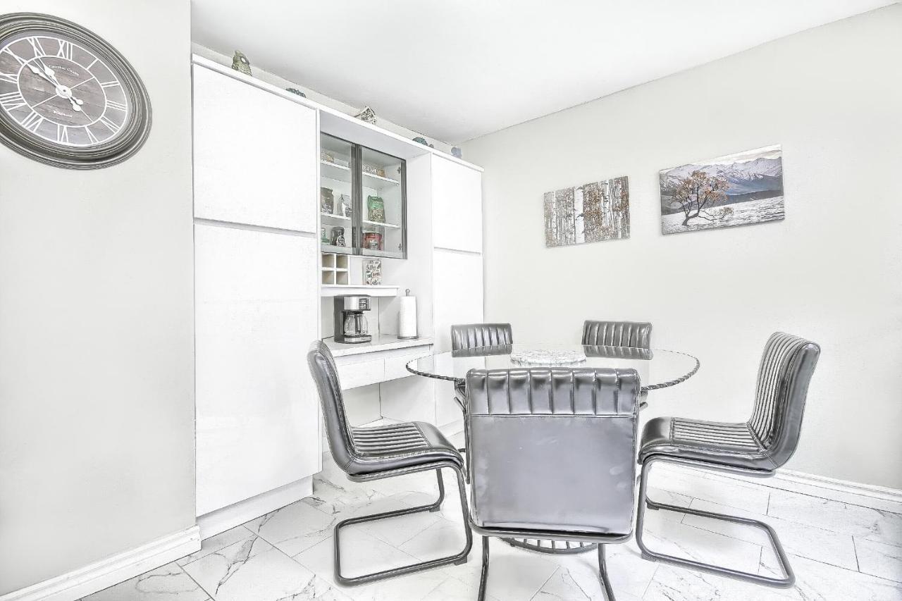 The Vacation Luxury Unpack, Relax, Enjoy Guest house